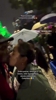 世界杯黑人网红抓住每个机会与墨西哥女人亲吻，太夸张啦！
