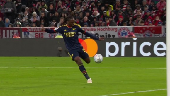 阿森纳1-0拜仁！厄德高精准长传助攻，埃泽替补单刀抽射破门！